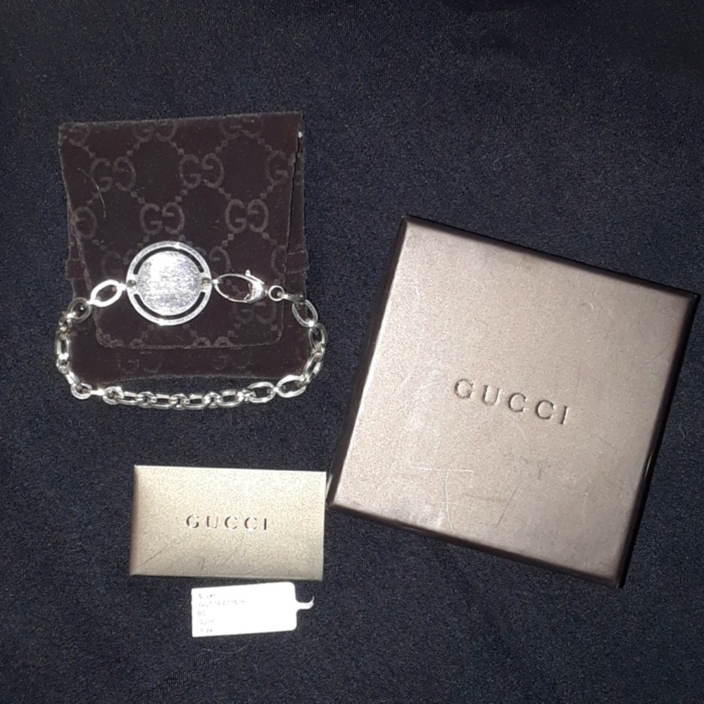 Gucci Sterling Silver Rolo Link Pendant